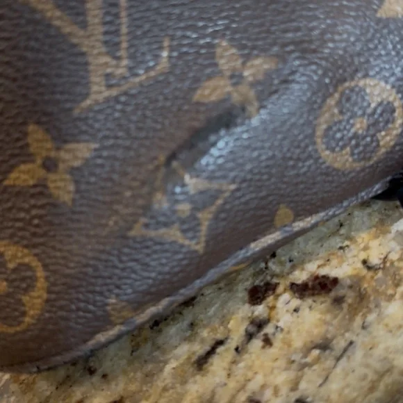 Louis Vuitton Classic Monogram Shoulder Bag - Picture 5 of 5